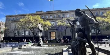 Ministros de la Corte devolverán camionetas de 1.7 mdp tras críticas