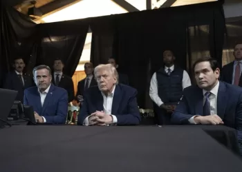 Algo tendrá que hacerse con los cárteles de la droga en México, amaga Trump