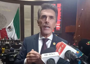 Morena suspende derechos políticos de Sergio Mayer; Comisión de Honestidad señala “impacto negativo a imagen del movimiento”