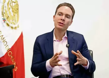 Muchos compañeros del PVEM respaldan reforma electoral, dice Velasco; si se rechaza, no es traición: Carlos Puente