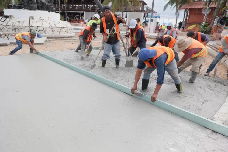 Gobierno de Atenea Gómez continúa transformando el malecón de la Rueda Medina