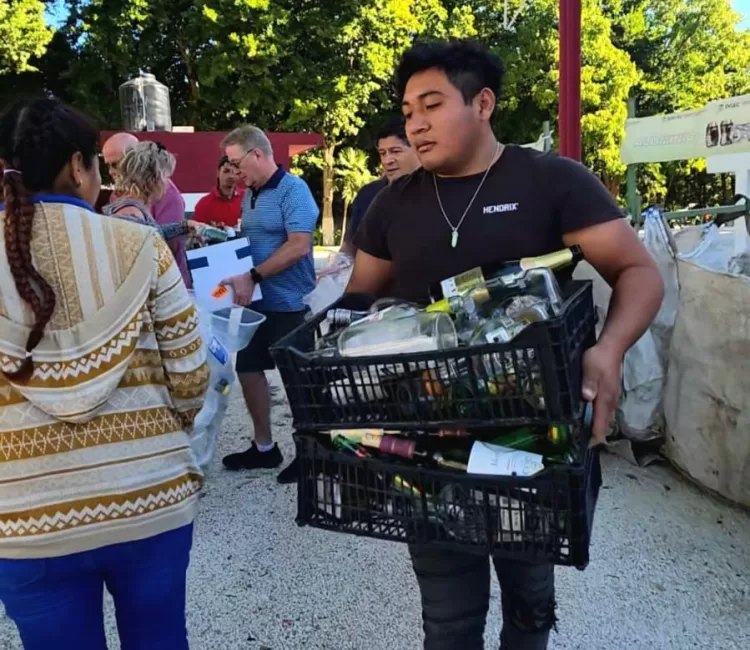 Impulsa Puerto Morelos la salud pública con jornada de vacunación antirrábica, reciclatón y croquetón