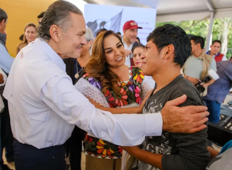 Entregan Mara Lezama e INFONAVIT 80 viviendas en Cancún como parte de la meta de 62 mil casas en Quintana Roo