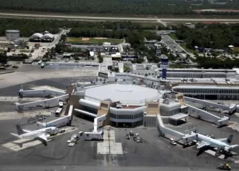 Aeropuerto de Cancún, sin retrasos por cierre temporal de El Paso