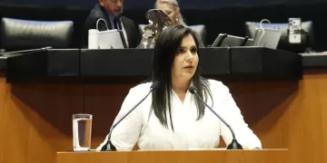 Califica Mayuli Martínez como insuficiente e injusto la reforma de las 40 horas