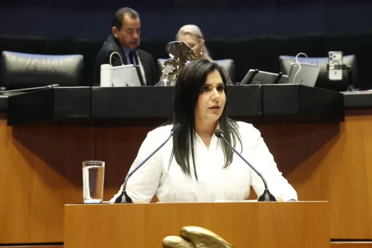 Califica Mayuli Martínez como insuficiente e injusto la reforma de las 40 horas