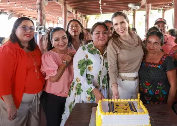 Atenea Gómez reconoce trayectoria de trabajadores sindicalizados en el 45 aniversario del SUTSAIM