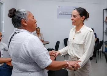 Innova Ana Paty Peralta con nueva plataforma de atención 24 horas “Chatcun”