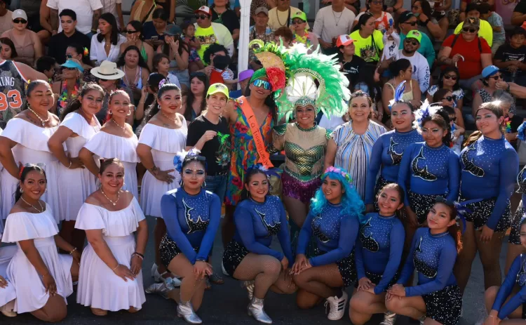 Realizan con éxito el último Desfile del Carnaval Isla Mujeres 2026
