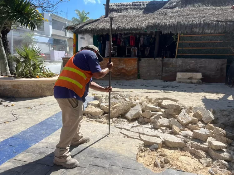 Gobierno de Isla Mujeres reanuda segunda etapa de modernización del malecón Rueda Medina