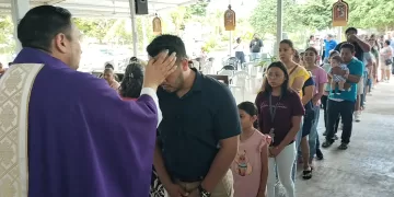 Gran afluencia en iglesias de Cancún por Miércoles de Ceniza