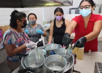 Atenea Gómez Ricalde promueve 14 nuevos cursos de capacitación para fortalecer el autoempleo en Isla Mujeres