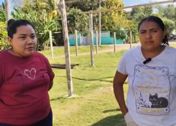 Bloquean escuela en José María Morelos, por supuestos malos tratos de maestro