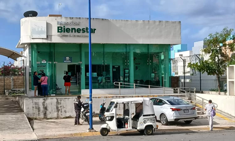 Comercios ya operan con normalidad en Playa del Carmen
