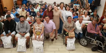 Atenea Gómez Ricalde suma esfuerzos para apoyar a grupos vulnerables en Isla Mujeres