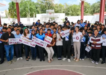 Cumple Mara Lezama y entrega nuevo domo a la Secundaria General “8 de Marzo” en Cancún