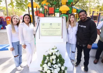 Develan placa de nombramiento del parque “Ignacio Josaffat Sánchez Cordero”