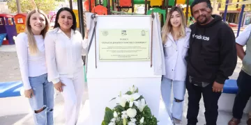 Develan placa de nombramiento del parque “Ignacio Josaffat Sánchez Cordero”