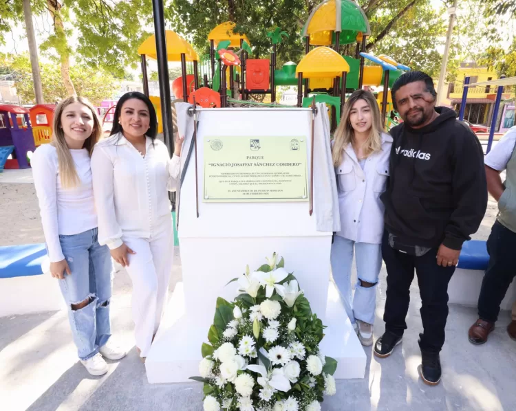 Develan placa de nombramiento del parque “Ignacio Josaffat Sánchez Cordero”