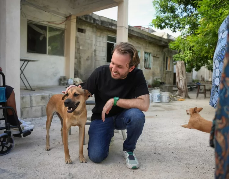 Fernando Muñoz Calero respalda la política de cero tolerancia al maltrato animal en Playa del Carmen