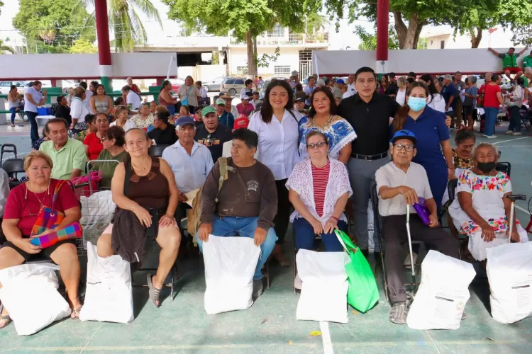 Acerca DIF Puerto Morelos servicios y apoyos con primera feria de servicios integrales para la familia “Abrazando Corazones”