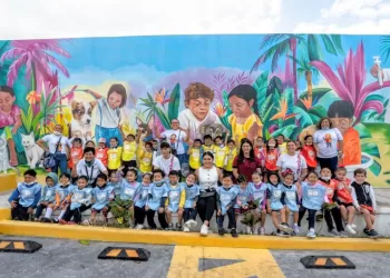 Atenea Gómez Ricalde promueve el cuidado de las mascotas entre la niñez isleña 