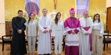 Asiste Mara Lezama a la toma de posesión de Salvador González como segundo obispo de la Diócesis Cancún-Chetumal