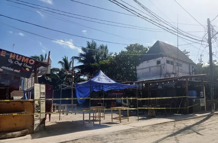 Aseguran 4 locales en Holbox, tras fuerte operativo