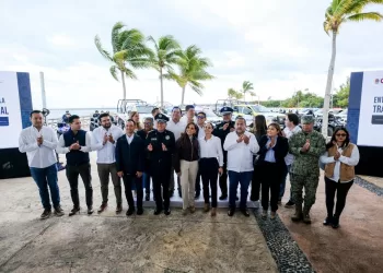 Refuerzan Mara Lezama y Ana Paty Peralta seguridad en Cancún con entrega de 70 nuevas patrullas