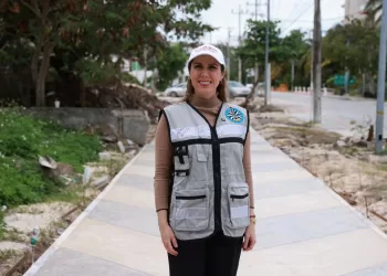 Atenea Gómez recorre obras de la primera Base de Protección Civil y Bomberos y el nuevo Andador y Ciclovía en Costa Mujeres