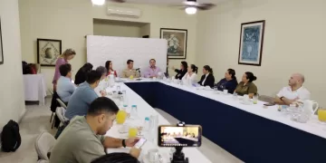 Piden pequeños hoteles de Playa del Carmen mantener inversión contra el sargazo