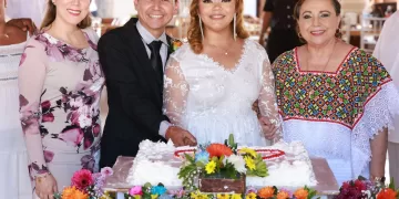 DIF de Isla Mujeres cumple el sueño de parejas isleñas en las Bodas Colectivas