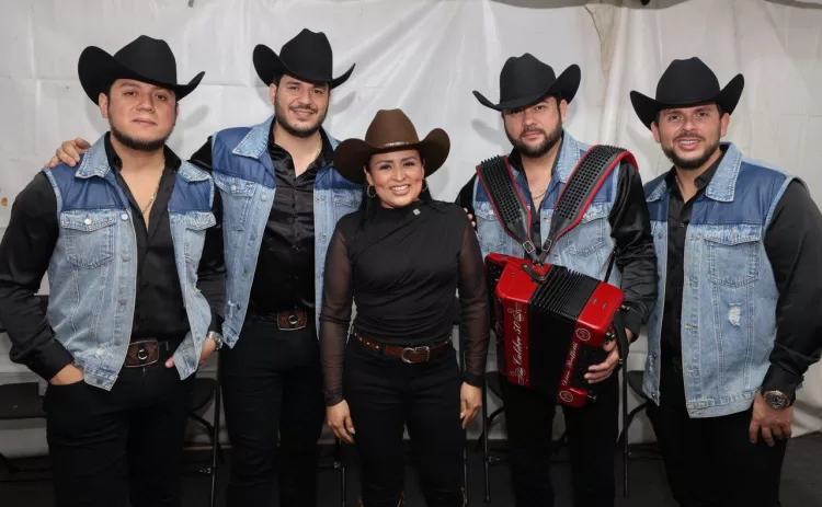 Leona Vicario vibró con “Calibre 50” en el segundo día del Carnaval “Al son de la historia y tradición”