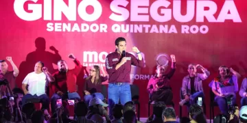 Rinde Gino Segura asamblea informativa ante más de 9 mil personas en Chetumal
