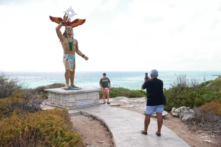 Parque Escultórico de Punta Sur se consolida como referente turístico y cultural en Isla Mujeres