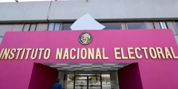 Dos grupos de derecha, primeros en cumplir requisitos para ser partido