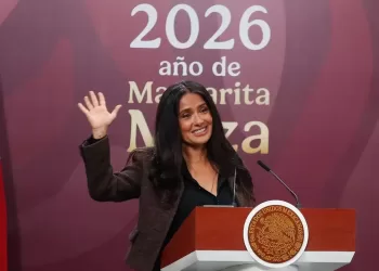 "Quizá lo que no teníamos era esta presidenta": Salma Hayek al celebrar incentivos al cine mexicano
