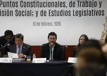 Senado aprueba en comisiones semana laboral de 40 horas; se aplicará de forma gradual