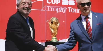 Trofeo del Mundial ya está en México; iniciará recorrido por 10 ciudades