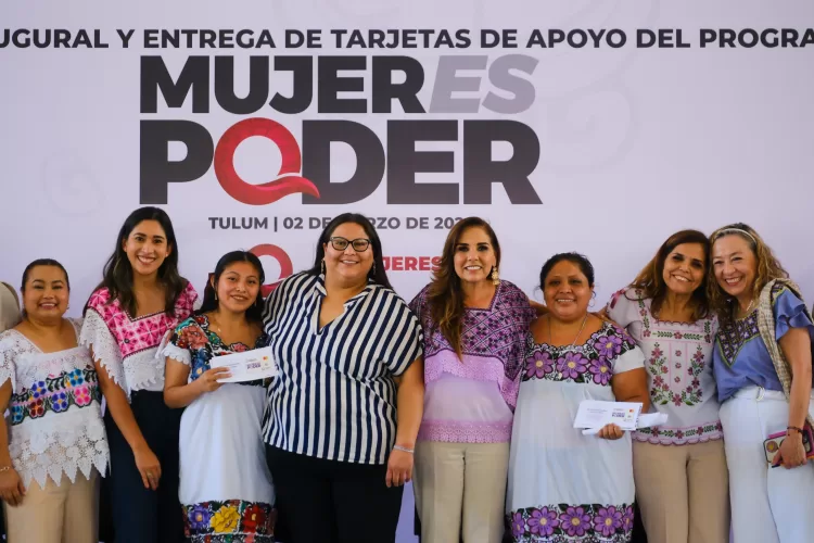 Mara Lezama inicia en Tulum renovación de tarjetas del programa Mujer es Poder