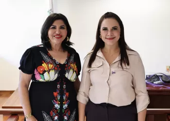 Imparte la Magistrada Thalía Hernández Robledo plática sobre derechos político-electorales de las mujeres en la UQROO