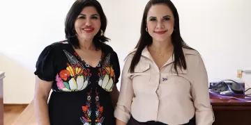 Imparte la Magistrada Thalía Hernández Robledo plática sobre derechos político-electorales de las mujeres en la UQROO