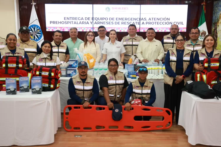 Más seguridad para Isla Mujeres: Atenea refuerza a Protección Civil con equipamiento táctico 