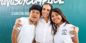 Prioriza Ana Paty Peralta salud mental en adolescentes cancunenses