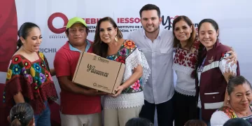 Mara Lezama entrega equipamiento a artesanas de X-Pichil para preservar el valor cultural e impulsar la economía local