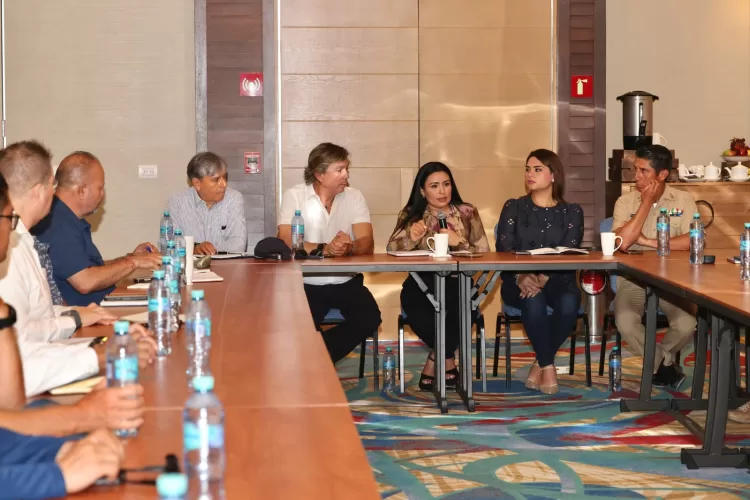 Coordinamos esfuerzos para el Plan de Contención del Sargazo en Puerto Morelos: Blanca Merari