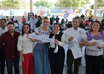 Gobierno de Estefanía Mercado impulsa el empleo femenino con más de mil 400 vacantes en feria “Empléate Mujer”