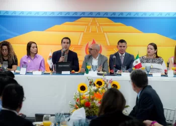 ⁠Gino Segura se reúne con representantes del sector turístico nacional