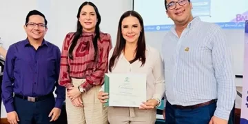 Magistrada Thalía Hernández imparte plática sobre derechos político-electorales de las mujeres en la UQROO Playa del Carmen