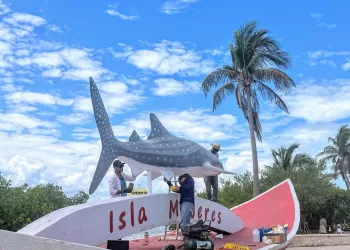 Atenea impulsa mantenimiento integral de espacios públicos en Isla Mujeres previo a las vacaciones de Semana Santa